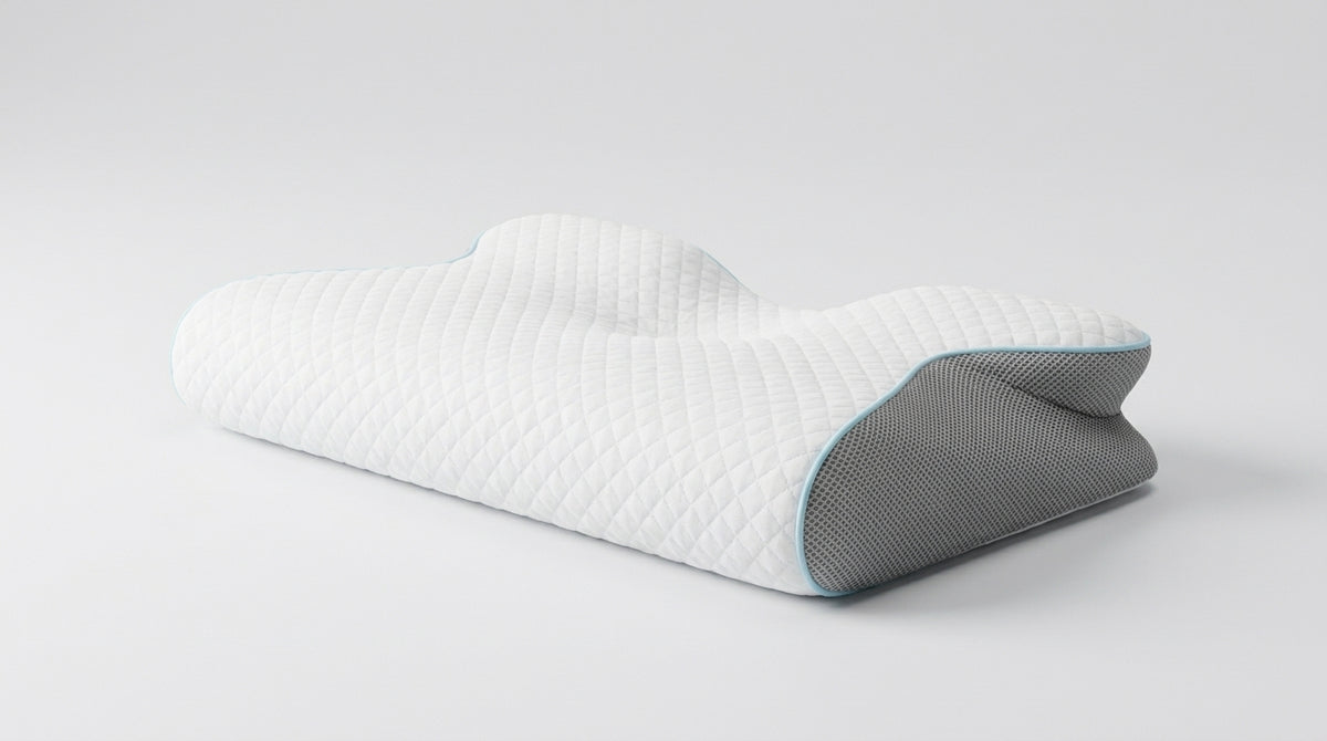 Almohada cervical mariposa vista de lado sobre fondo claro